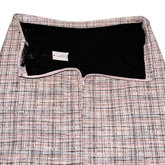 Banana Republic | Pink Tweed Pencil Skirt - Size 2 - NWT - Picture 3 of 7